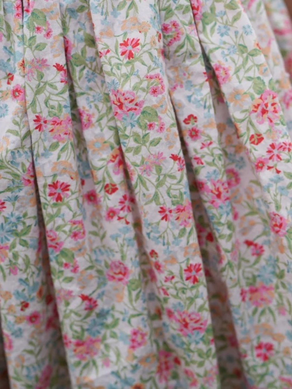 Smocked Floral Maxi Dress in Pink and Green - Avaire Collective Beatrice - Picture 4 of 5